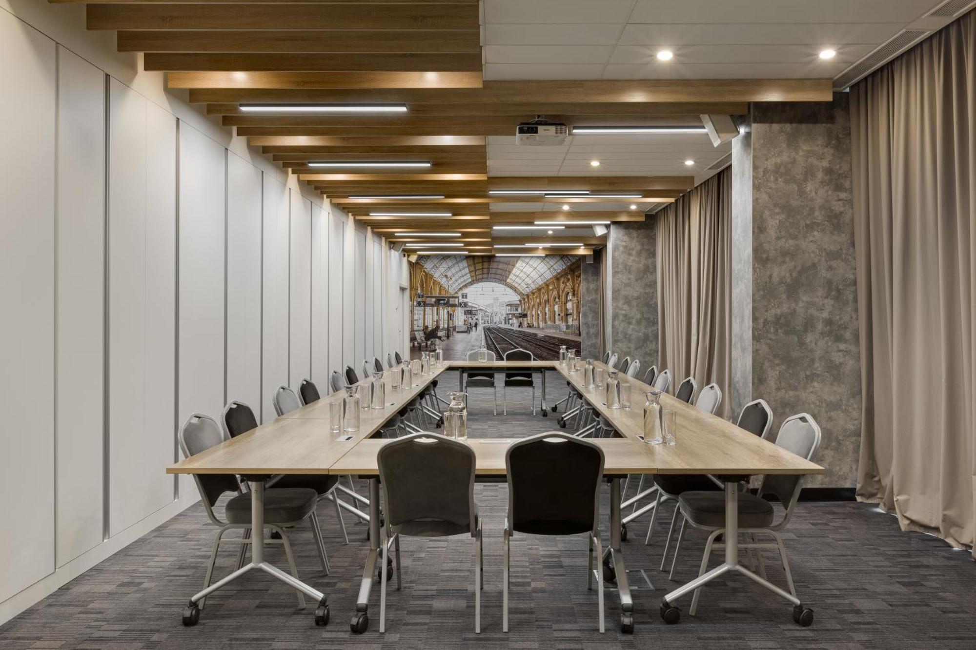 Hotel Ibis Kyiv Railway Station Zewnętrze zdjęcie