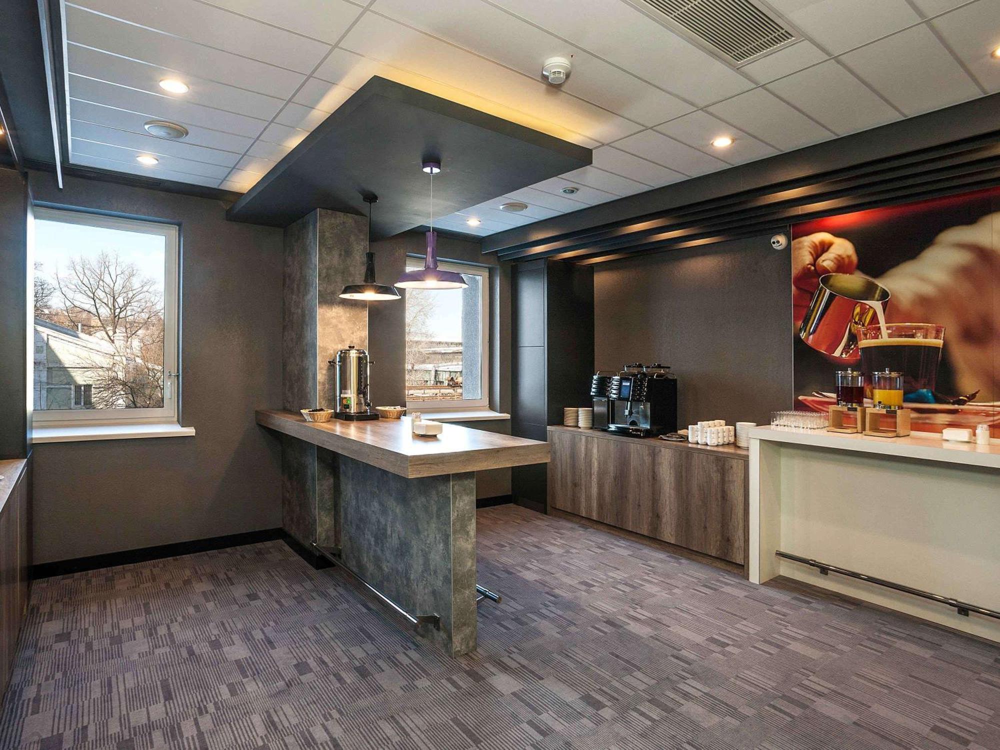 Hotel Ibis Kyiv Railway Station Zewnętrze zdjęcie