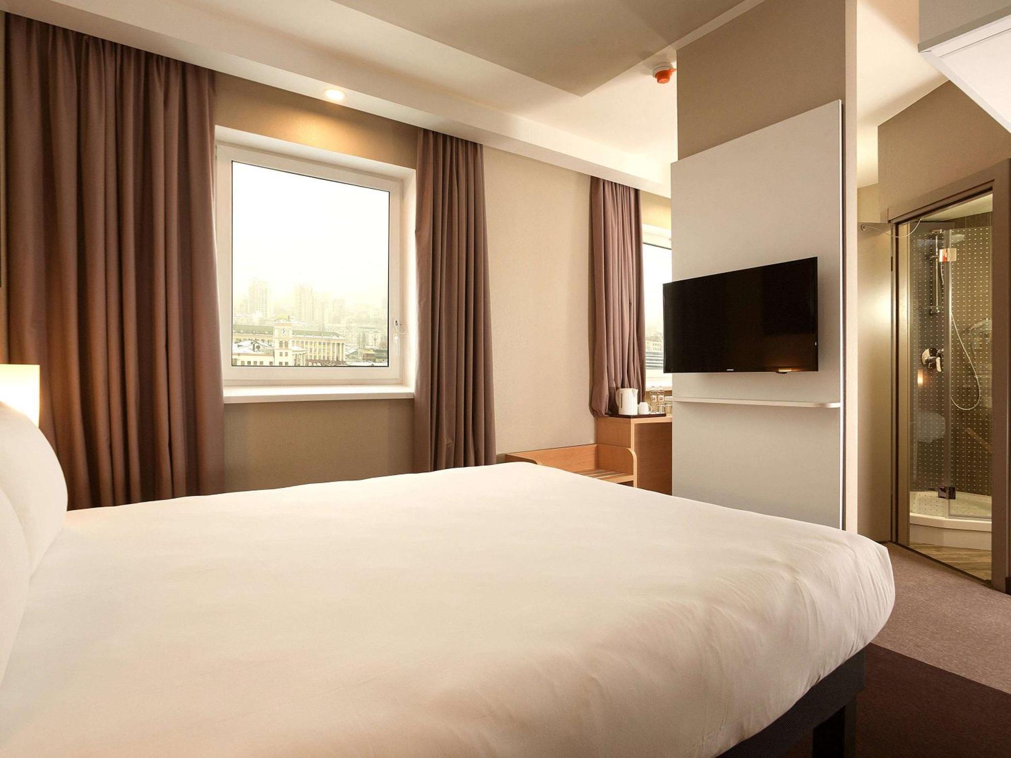 Hotel Ibis Kyiv Railway Station Zewnętrze zdjęcie