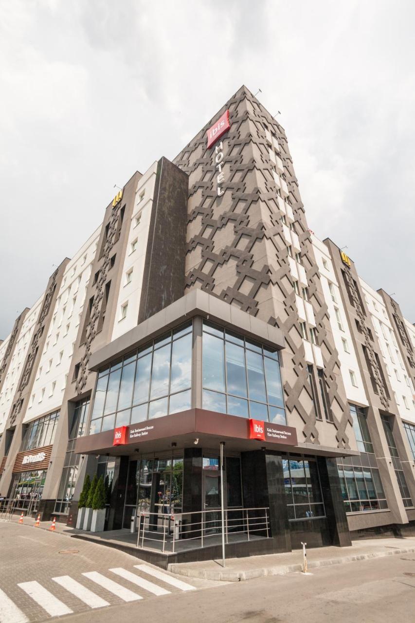 Hotel Ibis Kyiv Railway Station Zewnętrze zdjęcie